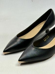 کفش زنانه مجلسی پاشنه 2 سانت بایلی کوکو مدل کاپدار مشکی
