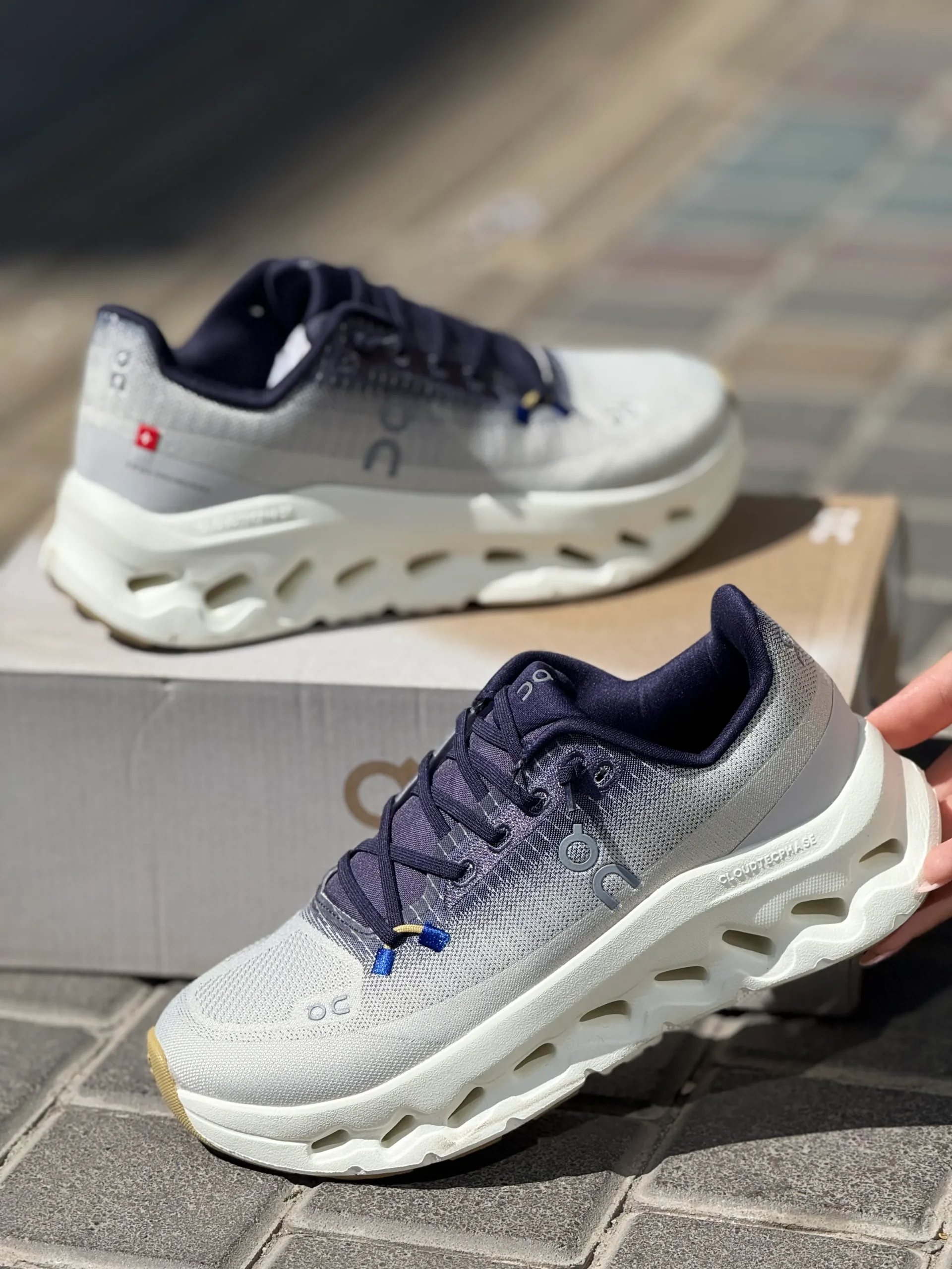 midnight-lvory-on-running-qc-model-sneakers (4) کتونی QC on Running (cloudtilt-midnight-lvory) - تصویر 1
