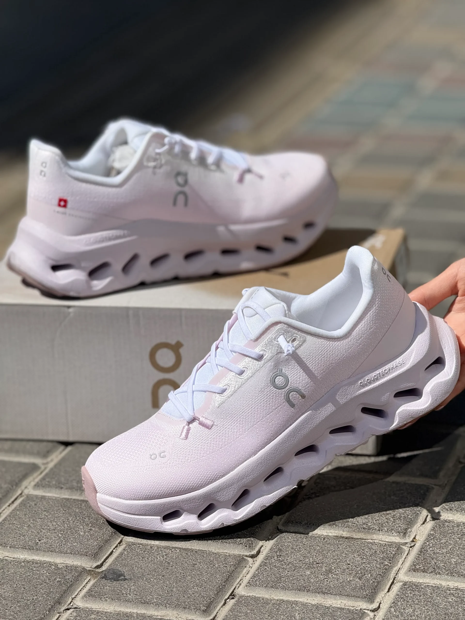 white-pink-on-running-qc-model-sneakers (1) کتونی QC on Running (white-pink) - تصویر 1