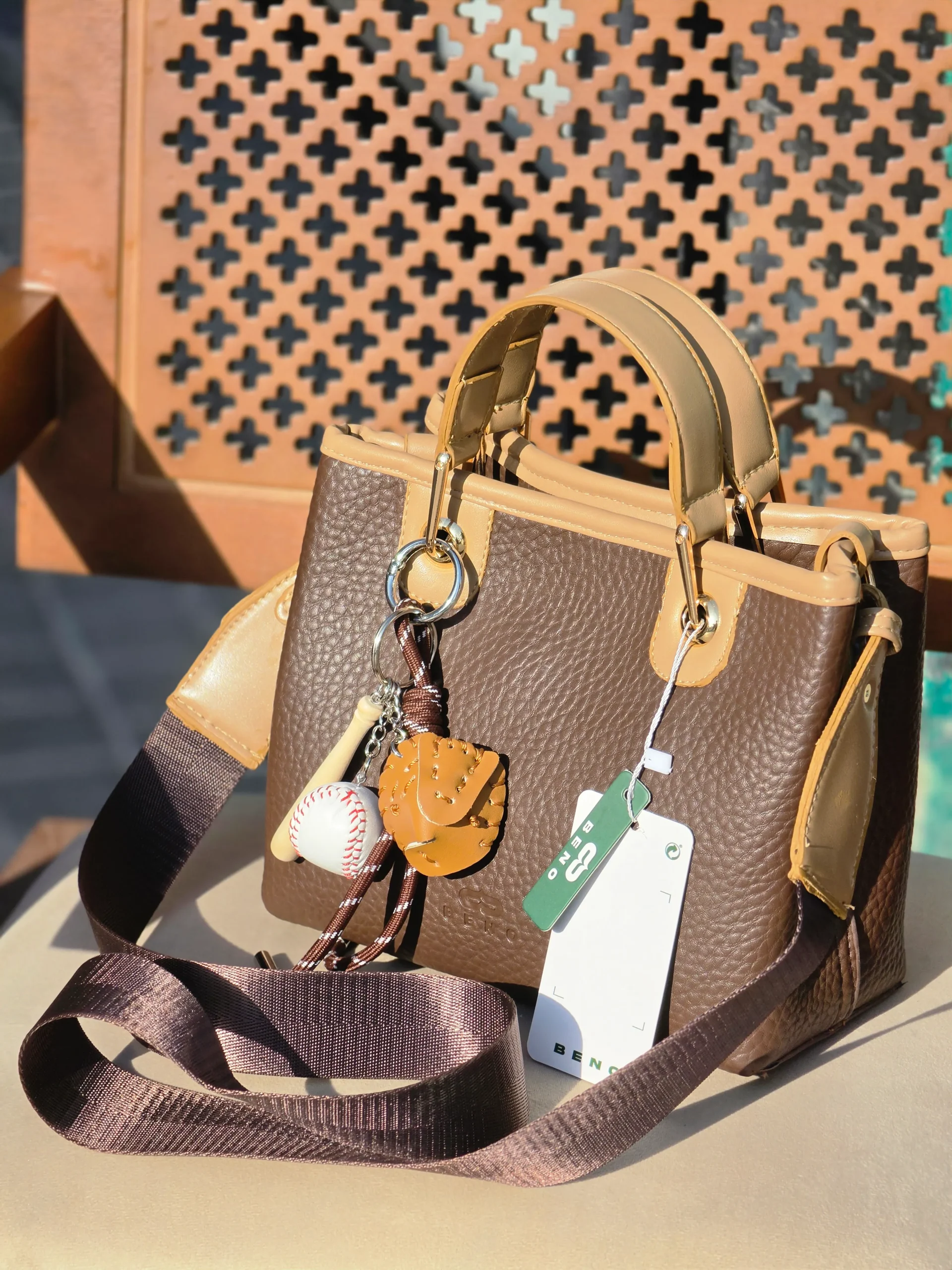 code5083-twin-bag-with-ball-charm (3) کیف دوقلو آویز توپی 5083 - تصویر 1